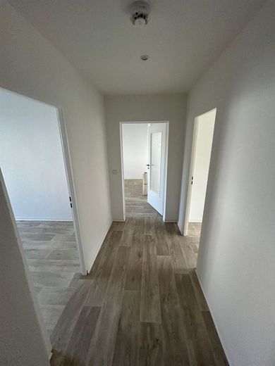 Helle 4-Zi. mit großem Balkon &amp; Laminat in ruhiger Lage! – PHOTO-2024-10-23-11-36-47