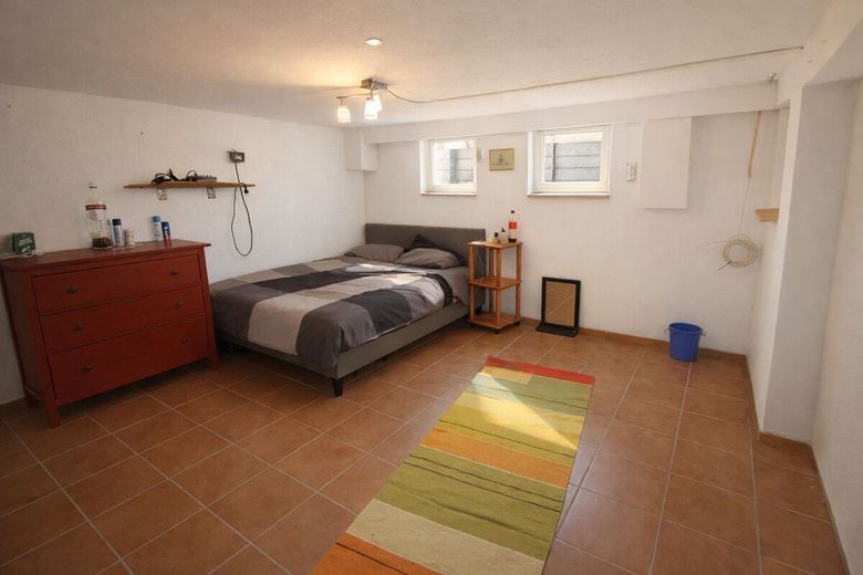 Charmantes Reihenmittelhaus auf Helgoland-Oberland mit ausgebautem Dachgeschoss und 2 Terrassen – Schlafzimmer 1 - KG
