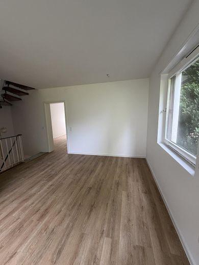 Yenilenmiş ikiz ev, garaj ve teras – Stieghorst – Offene Küche mit Esszimmer EG