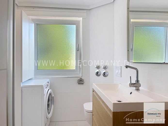 Appartement de 3 pièces lumineux et agréablement meublé avec terrasse sur le toit – 8a8c33ea4a08d5a4652bfb5f93deaf003b0e36b2.jpg