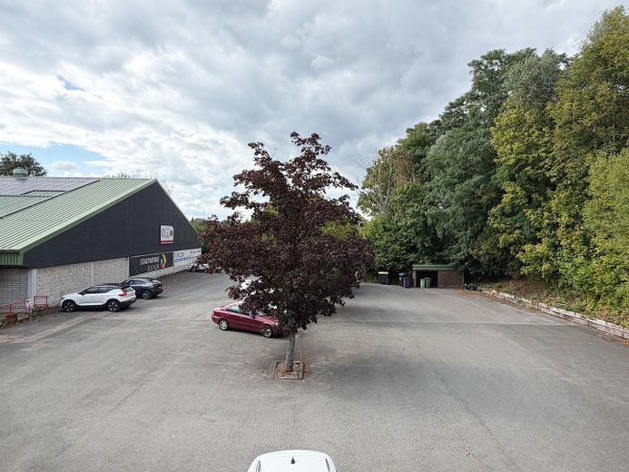 Großes Restaurant/Café mit Sonnenterrasse und zwei Kegelbahnen im Tennisclub TG 49 Bochum – Parkplatz