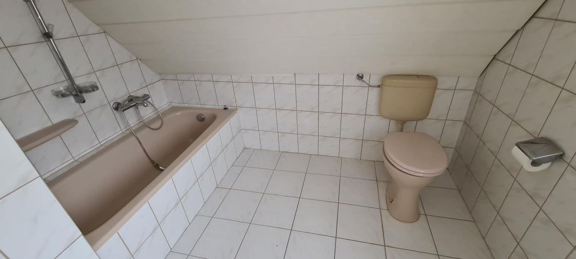 ab sofort: Einfamilienhaus in ruhiger Dorflage nahe Hermsdorf, Preis VB – Bad