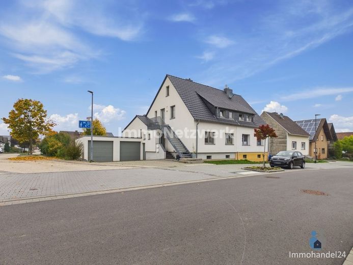 NEU***aufwendig saniertes 2 Familienhaus mit Garagen in Kreuzau Drove***NEU – Straßennsicht