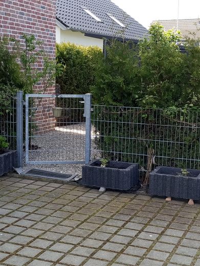 VON PRIVAT - STIL & CHARME stehen für dieses Raumwunder. Fotowoltaika, ogród, domek ogrodowy... – ZUM GARTEN!