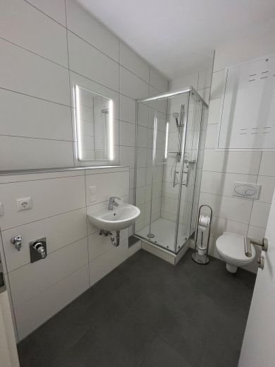 Wunderschöne 1,5 Zimmer Wohnung ab sofort – Badezimmer