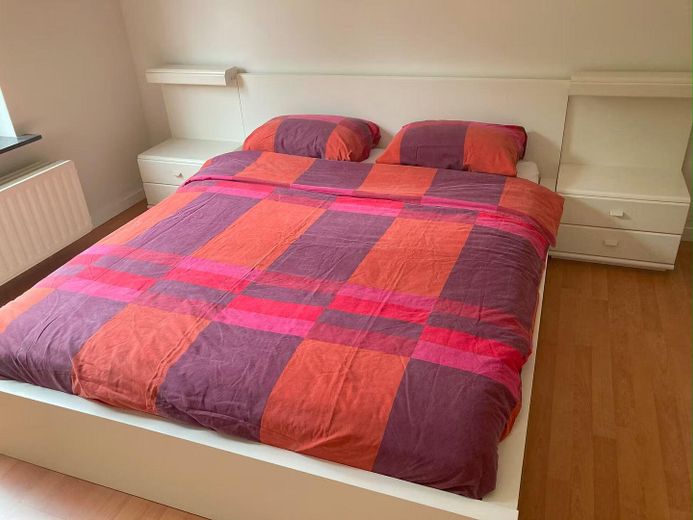 Komplett möblierte 3-Zimmer-Wohnung mit 2 Schlafzimmern und Wohnzimmer – Foto 3