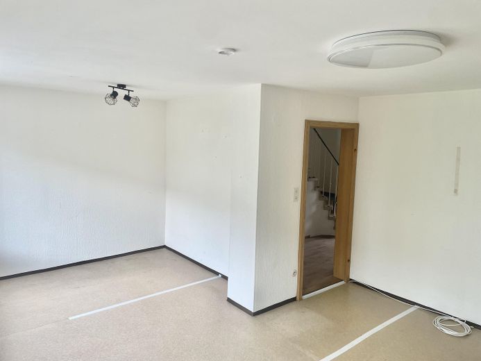 Casa a schiera centrale soleggiata con giardino, balcone e molto potenziale a Waltenhofen-Rauns – Foto 6