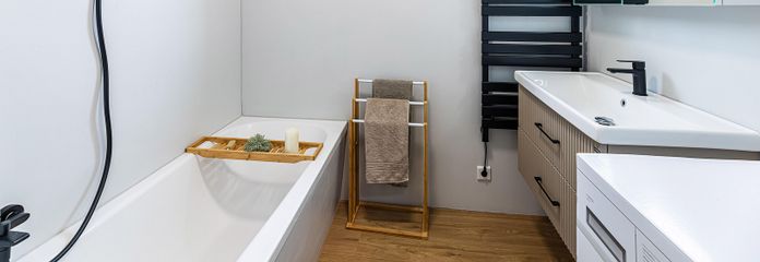 Tageslichtbad mit Badewanne