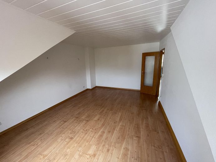 Attraktive 3‑Zimmer‑Wohnung in Krefeld‑Bockum mit Garage – Wohnzimmer