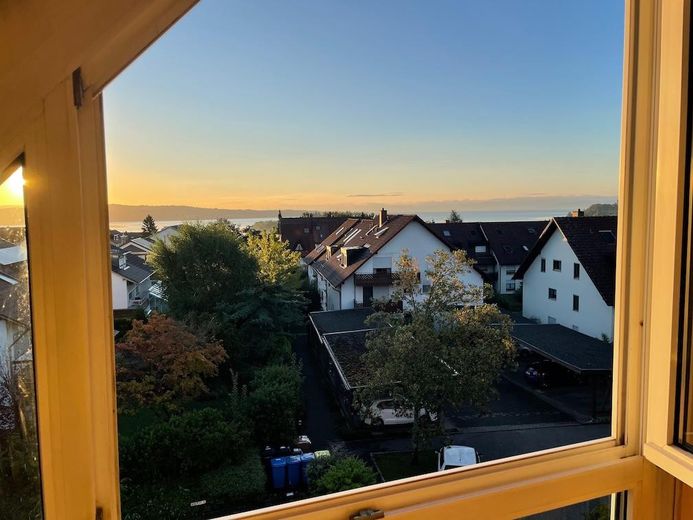 شقة ميزونيت أحلام من 5.5 غرف مع إطلالة على البحيرة في كونستانس-ليتسلشتتن – Sonnenaufgang von der Galerie
