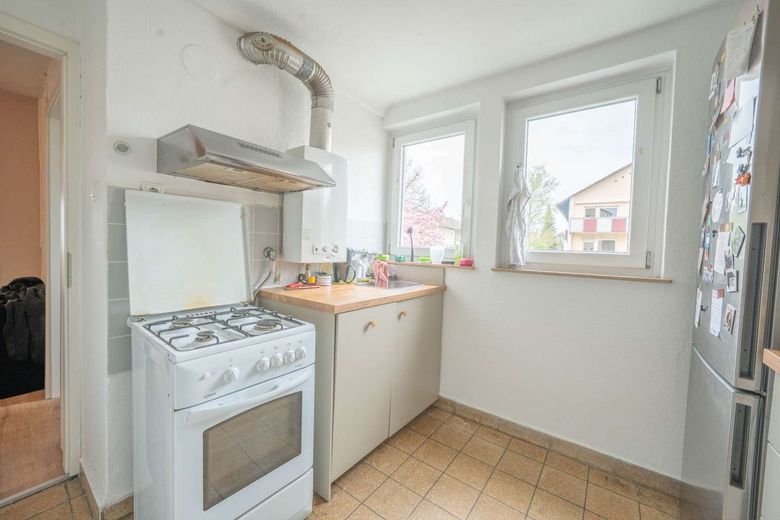 Schöne 3-Zi-Whg. mit Balkon und Stellplatz, zentral in Ludwigsburg – Küche