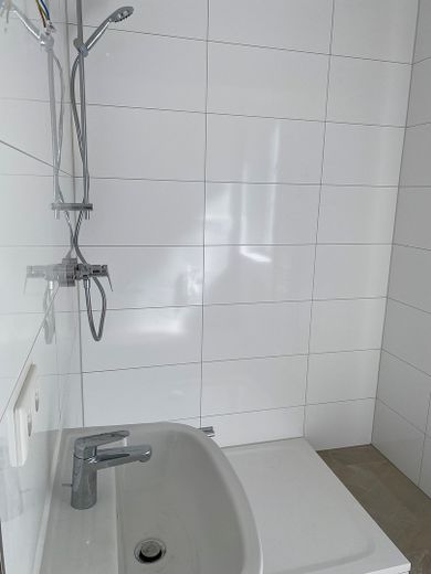 Bad mit Duschwanne