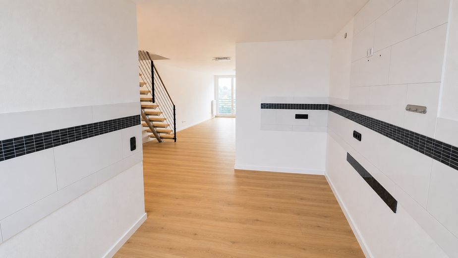 Großzügige 125 m² Maisonette im Bauhausstil – Loggia mit Weitblick – bezugsfrei ab sofort – Küche