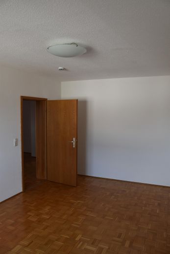 3 1/2 Zimmer Wohnung in zentraler Lage von Simbach am Inn mit neuem Badezimmer – Schlafzimmer