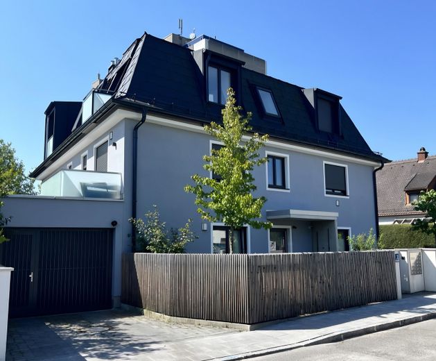 4-Zi.-Wohnung mit Terrasse und Garten in Kliniknähe – Hausansicht