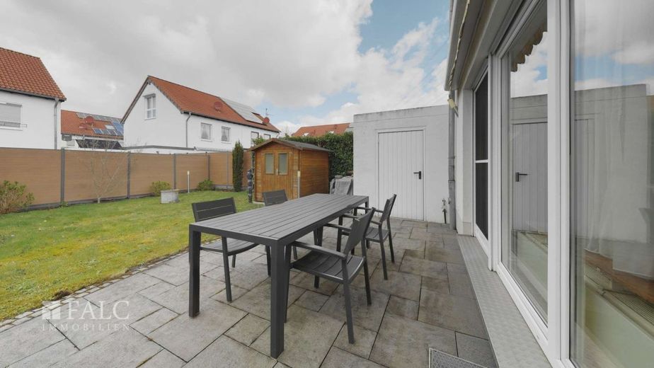Moderne Doppelhaushälfte auf Erbbaugrundstück - familienfreundlich und ruhig – Terrasse