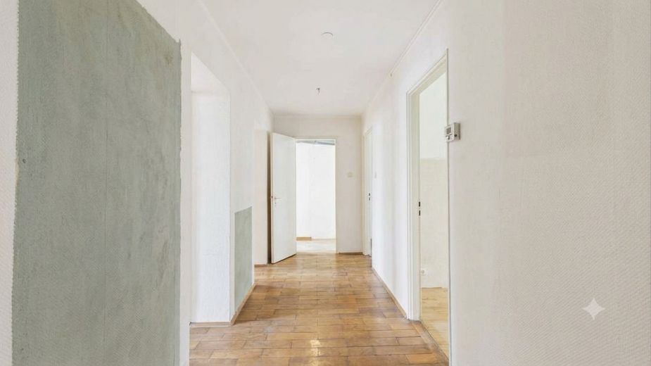Ustalar ve yatırımcılar için: Sonthofen'de öz maddesi olan 100 m² eski bina, yenilenmeye ihtiyaç duyar – Photo 1