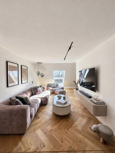 Última planta con ascensor: ático de 131 m², renovado y ampliado en 2025/26 – Potsdam West – Wohnbereich