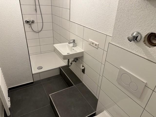 Duschbad mit WaMa-Anschluss