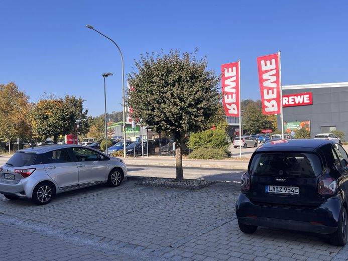 380 m² Verkaufs- /Gewerbefläche im Nahversorgungsgebiet Altdorf / Landshut | 30 Stellplätze – Foto 4