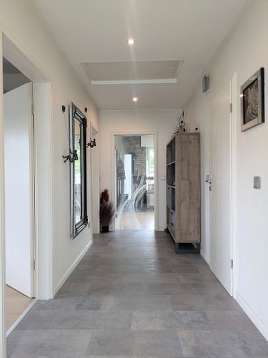 Modernized detached house with large garden – Foto 7
