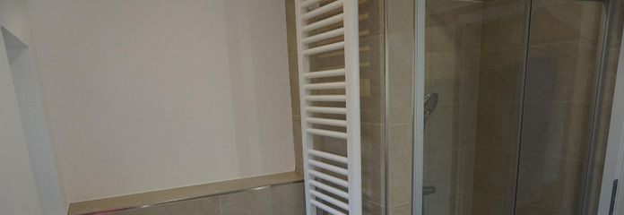 Rainshower-Dusche, Handtuch-HK