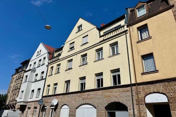 Provisionsfrei – Gepflegte 3-Zimmer Wohnung im Altbau MFH mit Top-Rendite