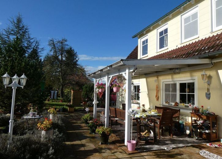 Südterrasse mit Pergola