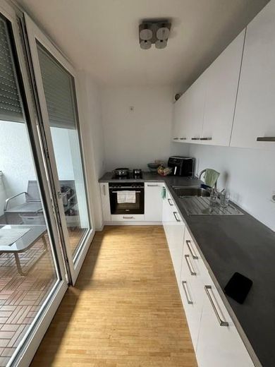 Helle, zentrale 2-Zimmer Wohnung – Küche