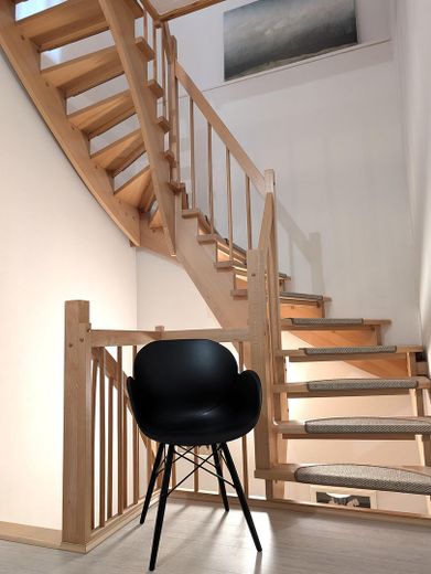 Platz zum Leben! Provisionsfreies Reihenhaus in der Gartenstadt Flensburg – Treppe zum Dachgeschoss