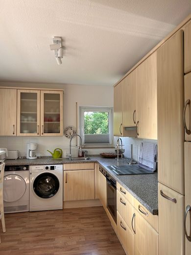 Stilvoll möblierte 120 m² Wohnung mit Kamin, Balkon und Gartennutzung in Heilbronn – Zdjęcie 1