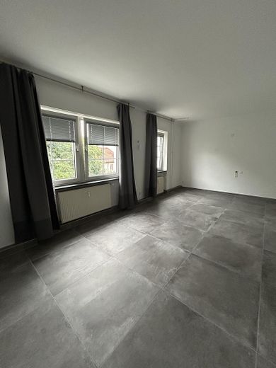 Innenstadtwohnung mit Balkon und Stellplatz – Schlafzimmer