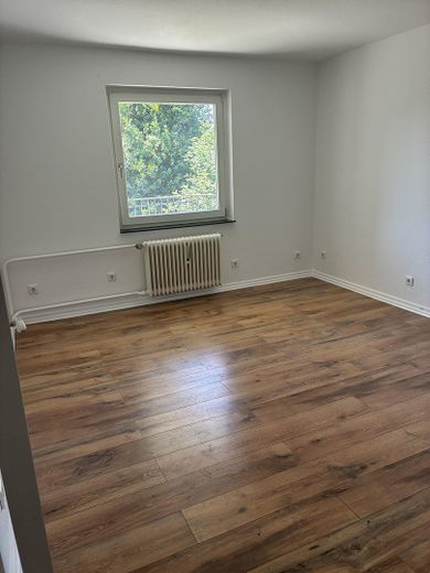 Gepflegte und gemütliche 2Zi Whg mit neuer Küche in ruhiger Lage Pinneberg-Quellental – Schlafzimmer