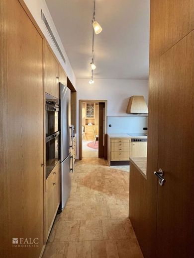 Exklusive Penthouse-Wohnung mit großzügiger Dachterrasse und Bergpanorama – Küche