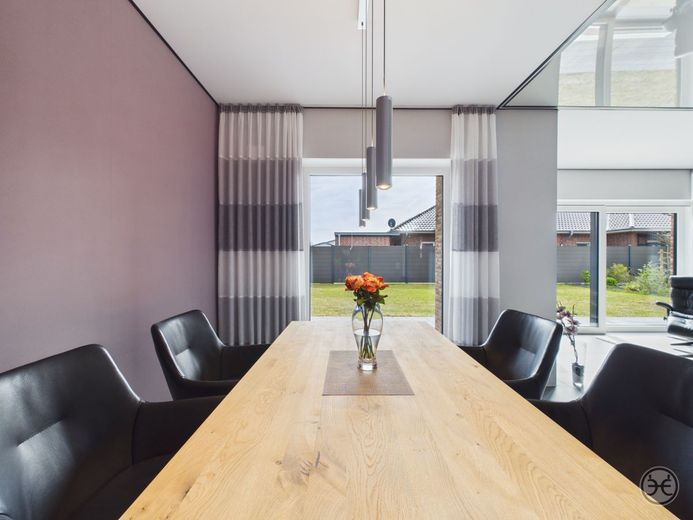 BEST-PREIS // Hochwertiger &amp; Nahezu Neuwertiger KFW-55EE Bungalow in schöner Wohnlage // Barßel – Eden-Ehbrecht-Immobilien_Verkauf_EFH_Barßel_020