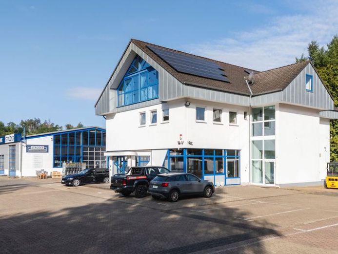 TOP Büroeinheit - 3 Büros, Küche/Aufenthalt und 2 WC-Einheiten - Gewerbegebiet Raubach zu vermieten! – Foto 1