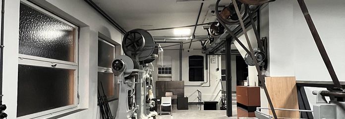 Ein besonderes Gebäude mit Geschichte! Büro, Loft, Atelier, Ausstellung – EG