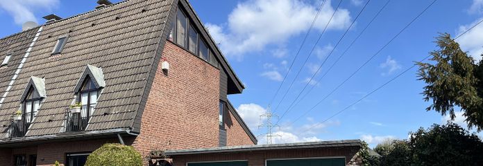 Einfamilienhaus Duisburg Rumeln mit Doppelgarage, Garten + Teich – Haus mit Garagen