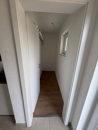 Appartement au rez-de-chaussée entièrement rénové – Speisekammer