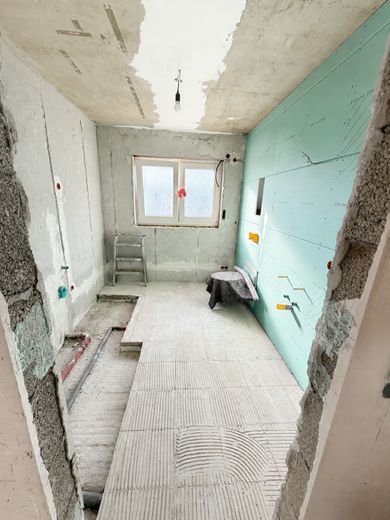 Puderbach'ta kiralık 3 odalı daire (88m²) teraslı, şu anda yenileniyor – Bad (Istzustand)