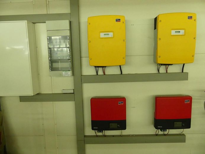 TKHaus PV-Wechselricht Döl-860