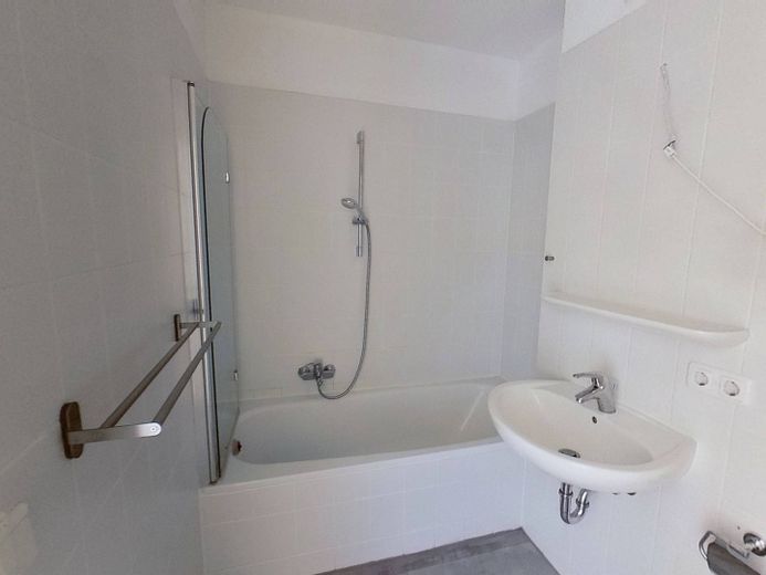 ** Helle 2-Zimmer-Wohnung mit BALKON in Rahlstedt ** – Ansicht I: Bad