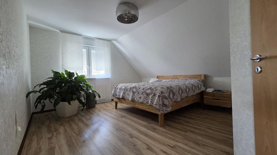 Élégante maison individuelle avec logement indépendant – Schlafzimmer 1