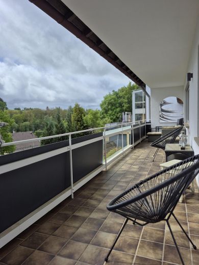 Außergewöhnliches Mehrfamilienhaus mit Aussicht und Ausblick – Balkon EG 