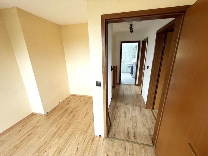 Schlafzimmer 2 + Flur im OG
