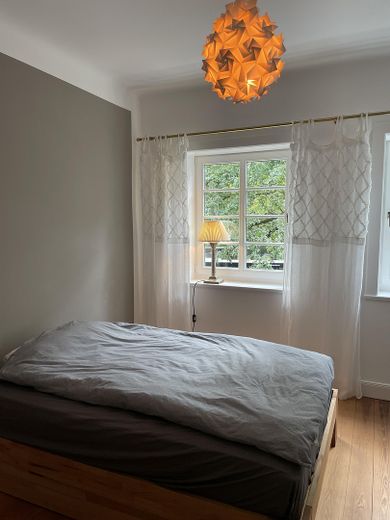 Großzügiges Familienhaus am Stadtpark – Schlafzimmer 1