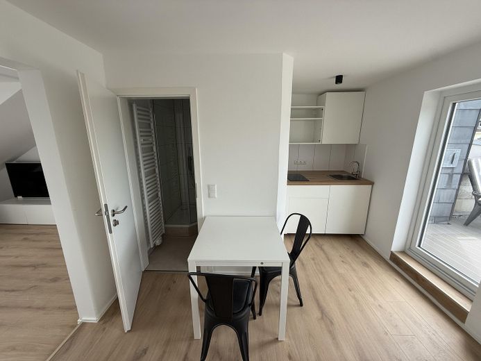Möbelierte 2 Zimmer Wohnung mit großer Süd-Terrasse – Erstbezug – Foto 6