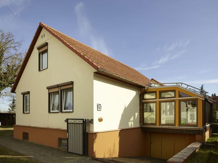 Haus mit 5 Zimmern, Wintergarten und vieles mehr – Haus mit Einfahrt