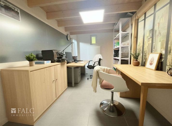 Alles andere als Gewöhnlich -PROVISIONSFREI - – Büro - (KI generiert)