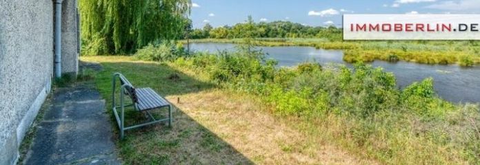IMMOBERLIN.DE - Wasserblick! Ehemaliges Stellwerk mit Sanierungspotenzial in naturschöner Lage